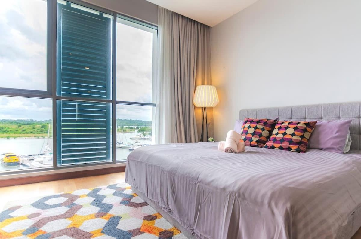 Lux 3br Puteri Harbour Near Legoland & Hello Kitty Apartment *