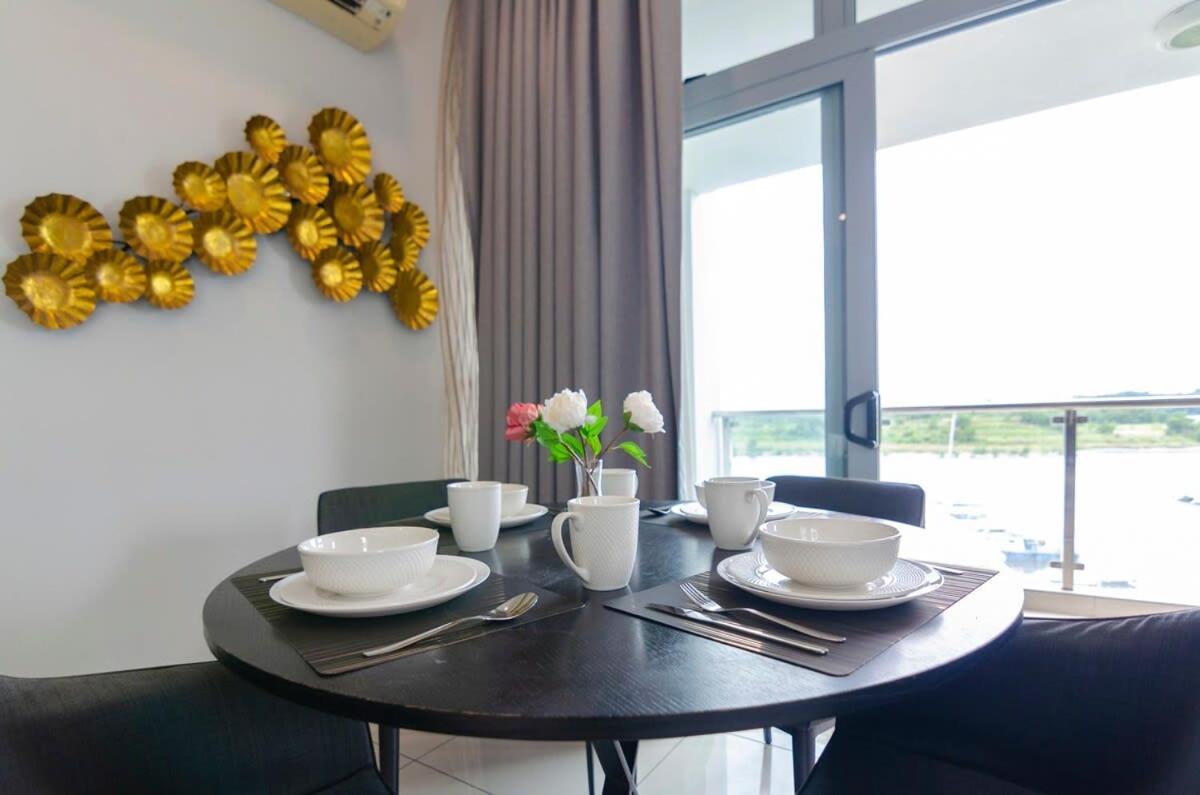 Apartment Lux 3br Puteri Harbour Near Legoland & Hello Kitty Nusajaya (Iskandar Puteri)