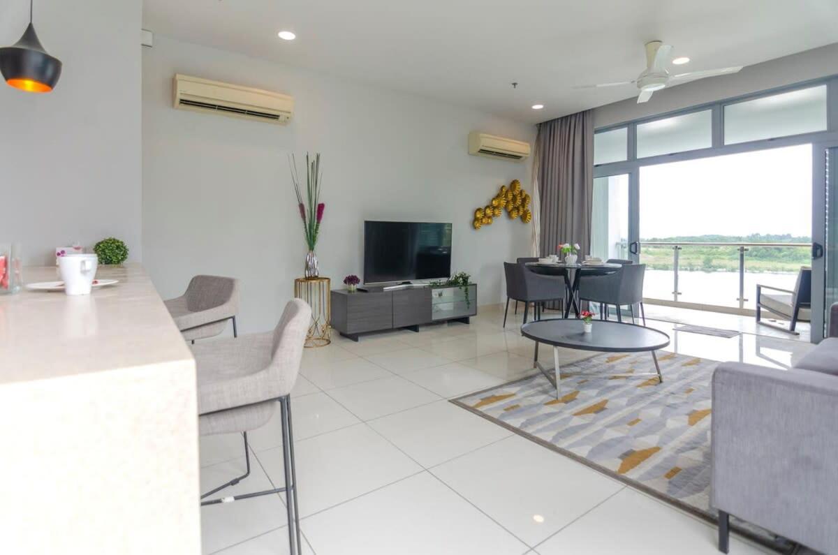 Lux 3br Puteri Harbour Near Legoland & Hello Kitty Nusajaya (Iskandar Puteri)