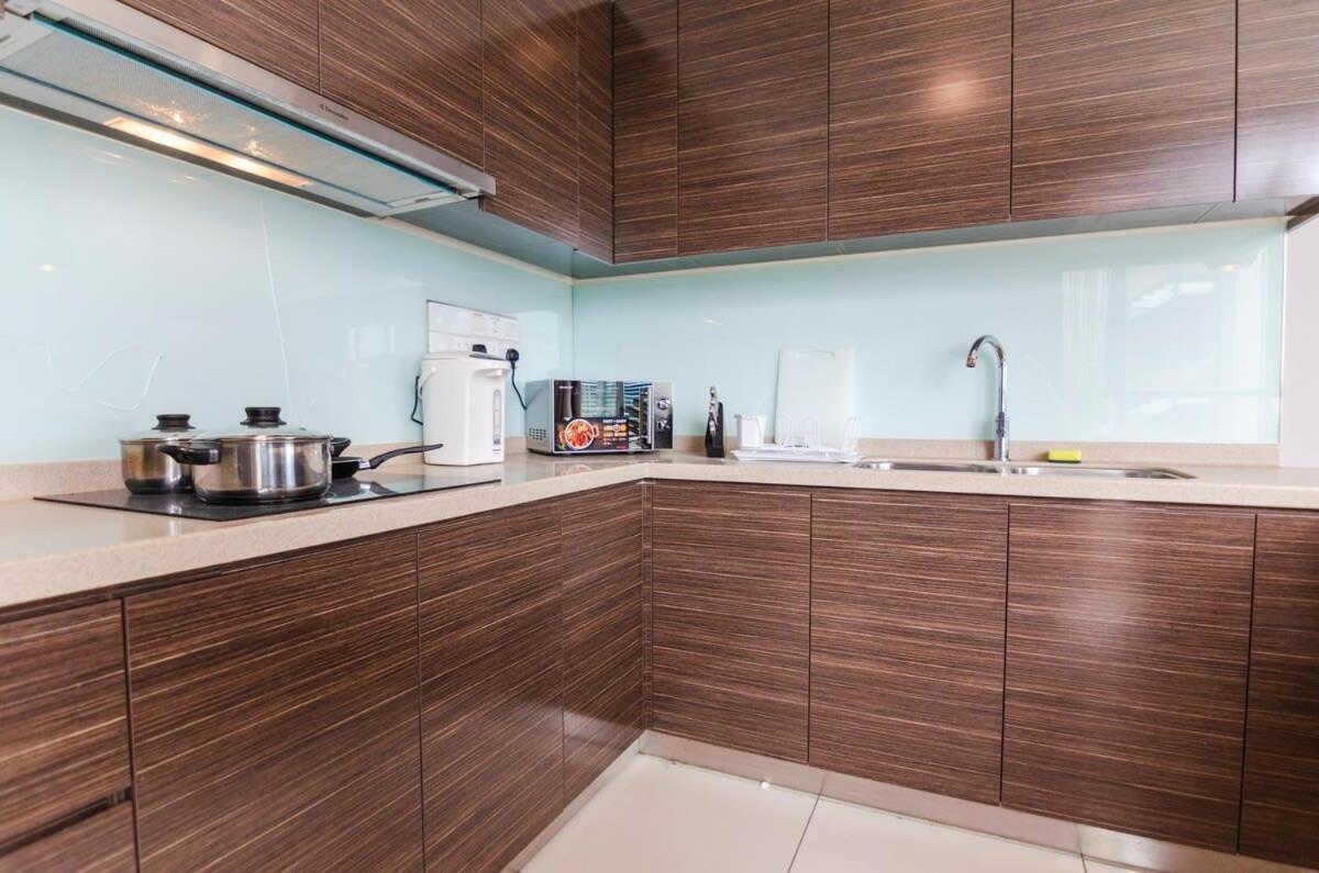 Lux 3br Puteri Harbour Near Legoland & Hello Kitty Apartment