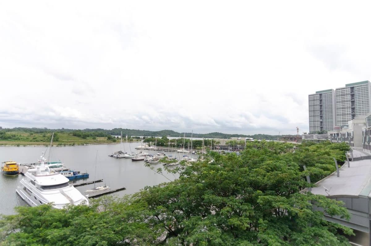 Apartment Lux 3br Puteri Harbour Near Legoland & Hello Kitty *