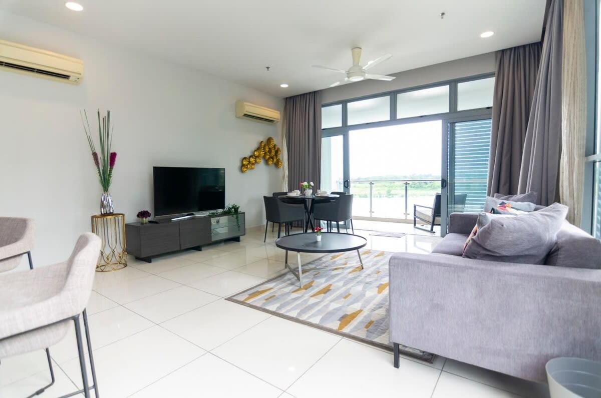 Lux 3br Puteri Harbour Near Legoland & Hello Kitty Apartment Nusajaya (Iskandar Puteri)